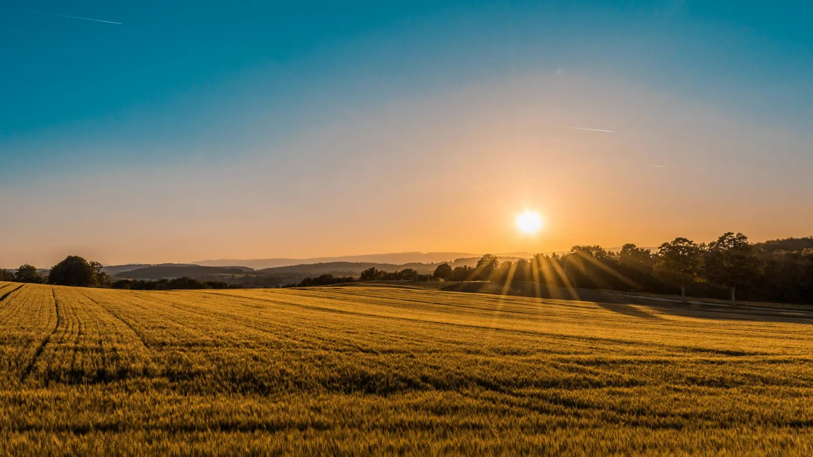 Área aberta ao pôr do sol